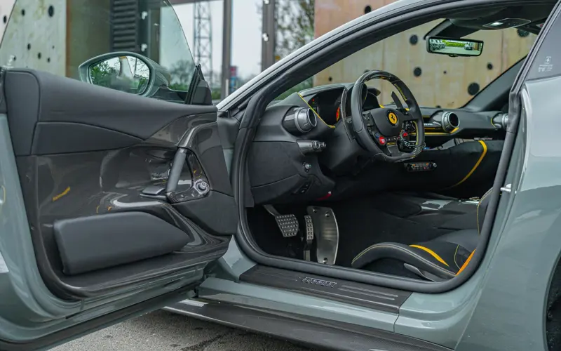 Ferrari 812 Competizione 6.5 V12 - 140976
