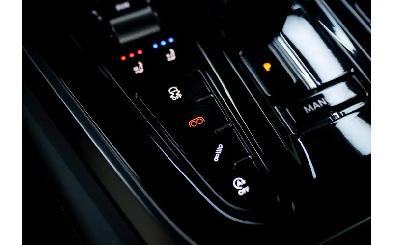 Aston Martin Dbx 4.0 V8 707 - 147298