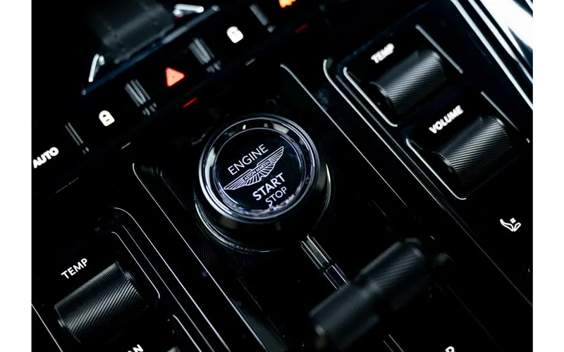 Aston Martin Dbx 4.0 V8 707 - 147295