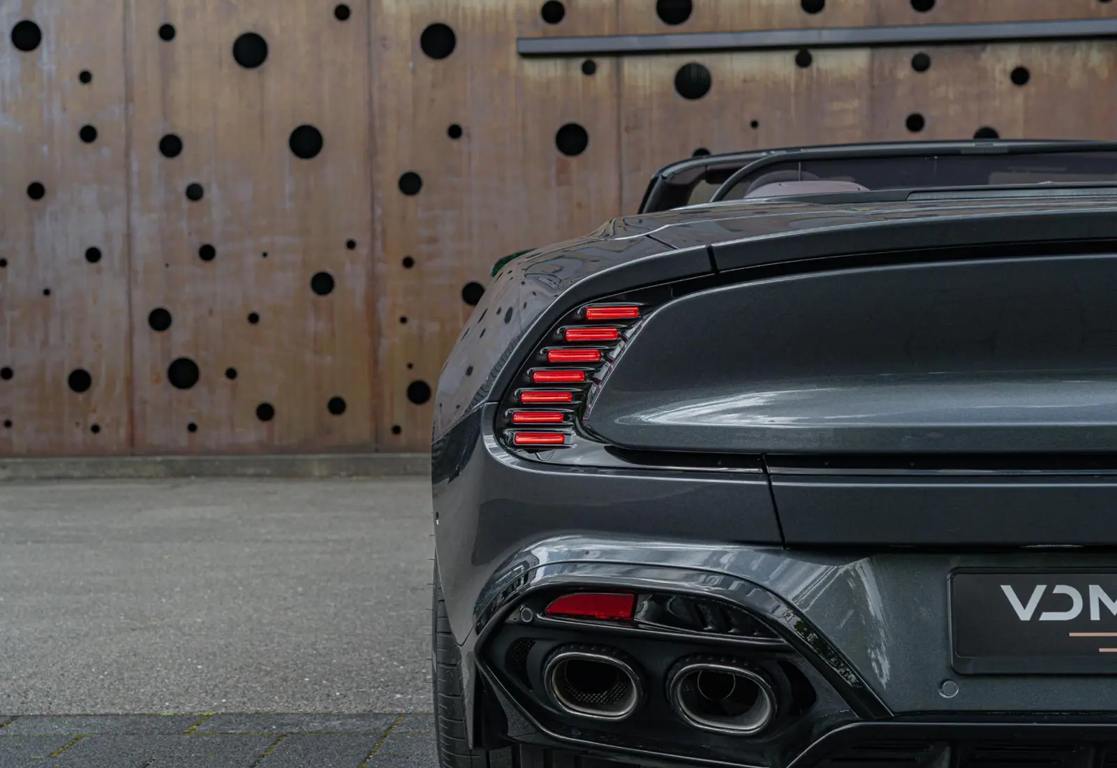 Aston Martin Vanquish Volante - 145844