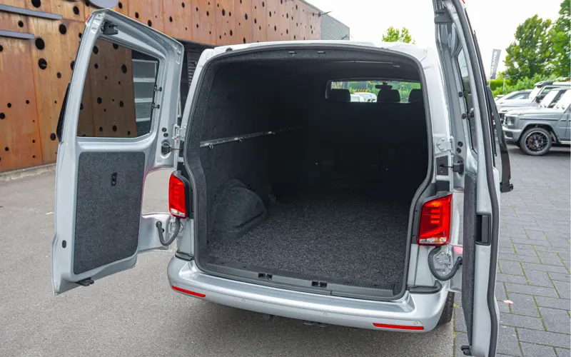 Volkswagen Transporter 2.0 TDI L2H1 28 - 109571