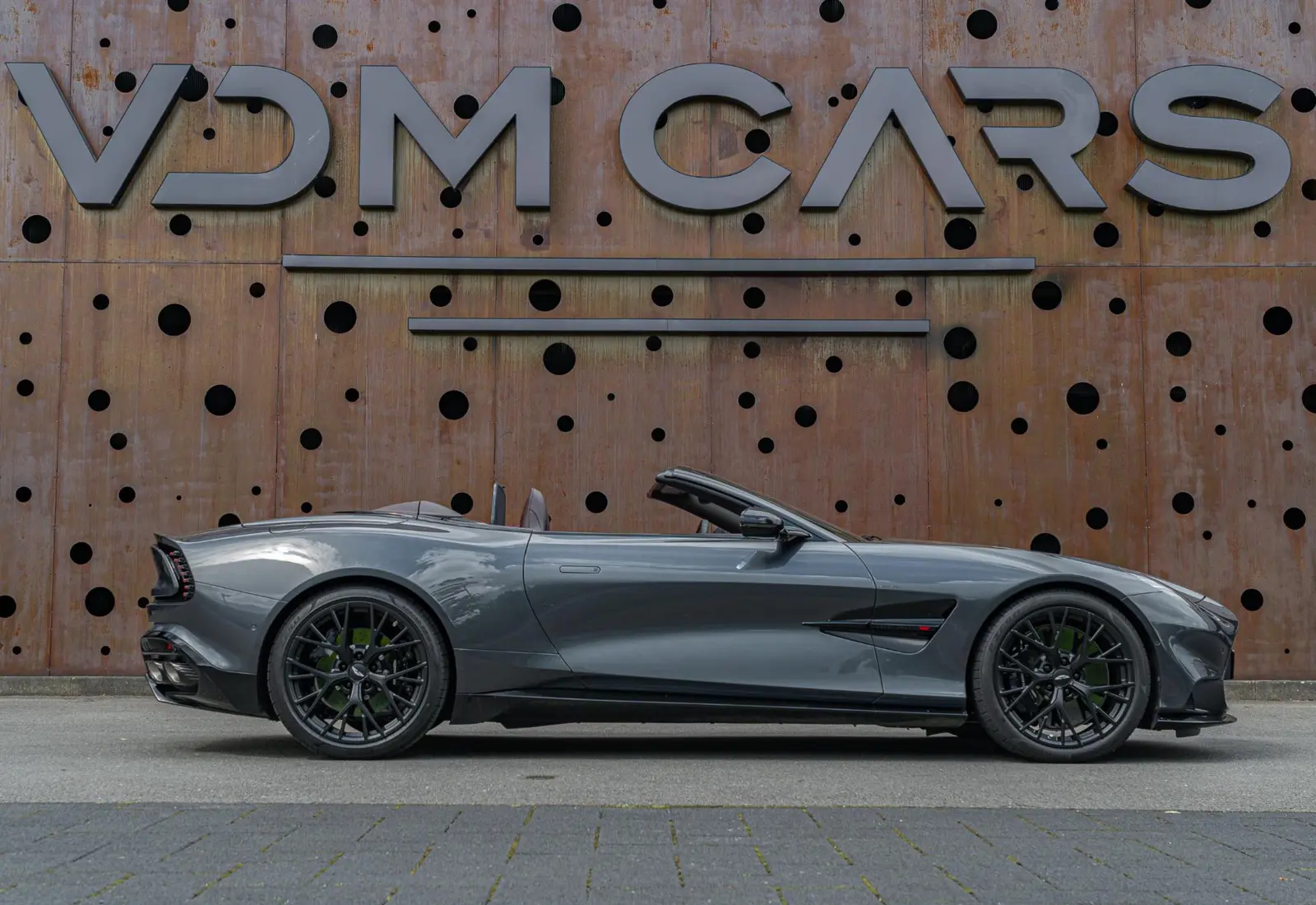 Aston Martin Vanquish Volante - 145838