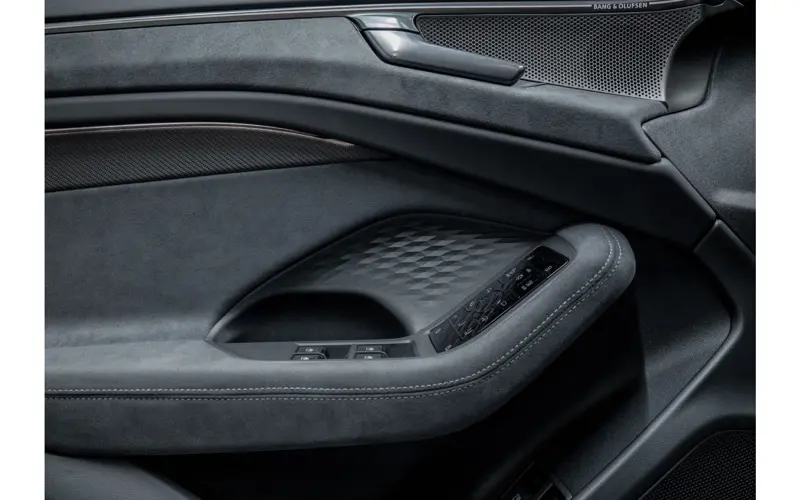 Audi A6 Avant 2.0 e-hybrid quattro S edition Competition - 131481