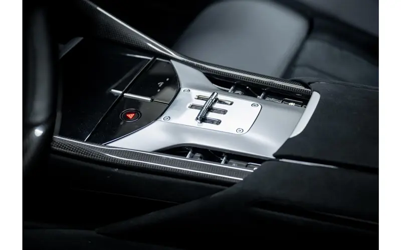 Ferrari Purosangue 6.5 V12 - 144005
