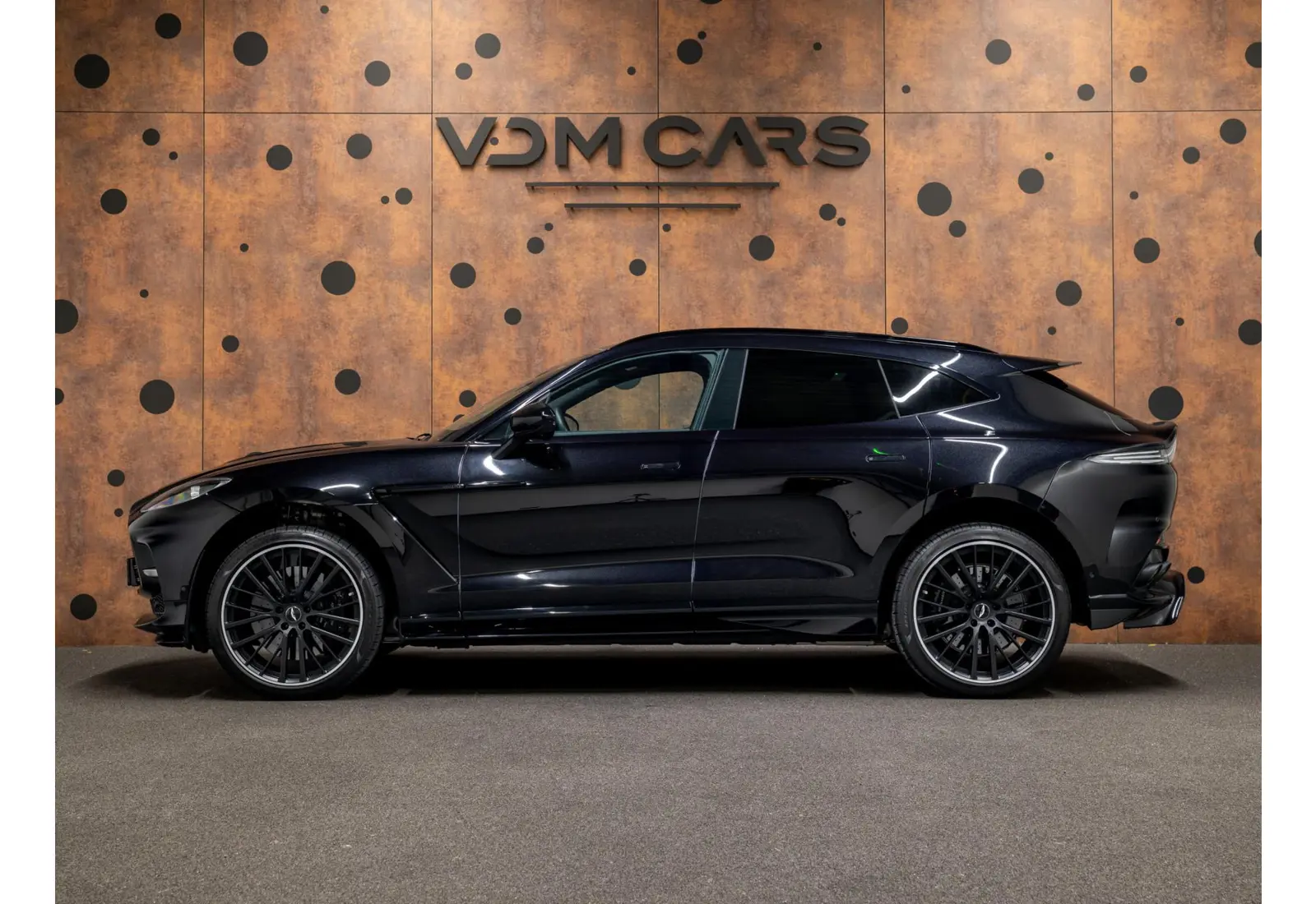 Aston Martin Dbx 4.0 V8 707 - 141225