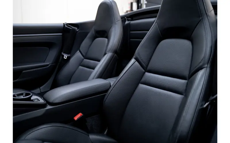 Porsche 911 Cabrio 3.0 Carrera 4 GTS - 122305