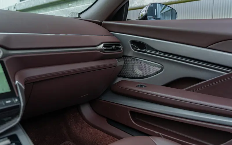 Aston Martin Vanquish Volante - 145853