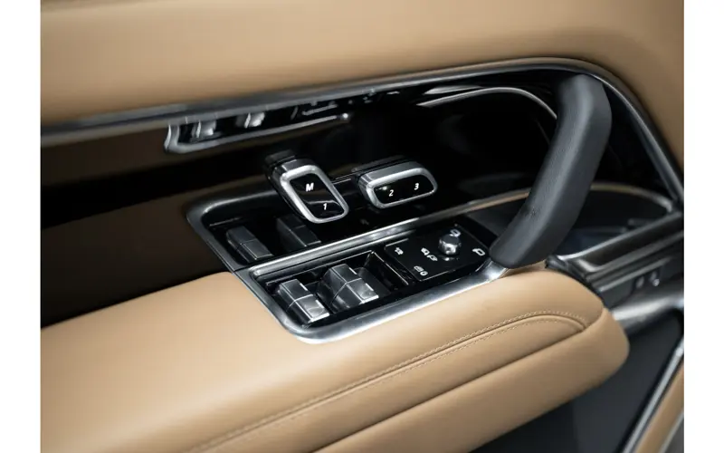 Land Rover Range Rover 3.0 P550e Autobiography PHEV - 138270