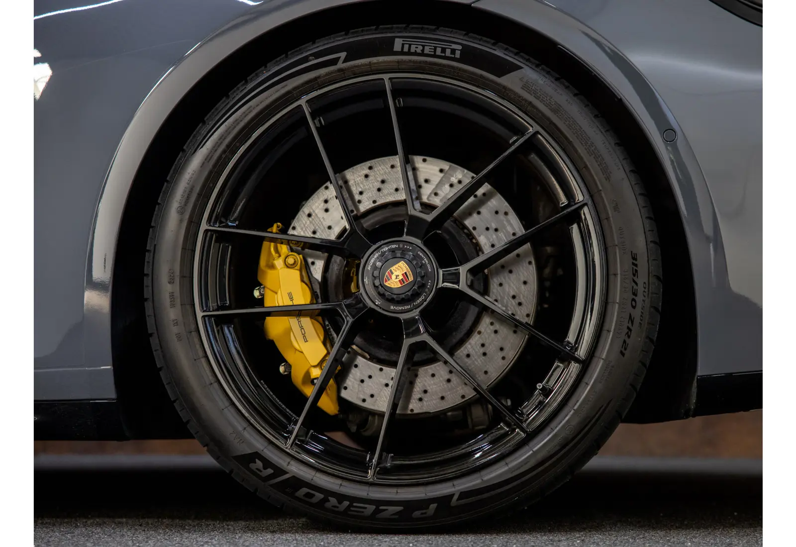 Porsche 911 3.6 T-Hybrid Carrera 4 GTS - 111004