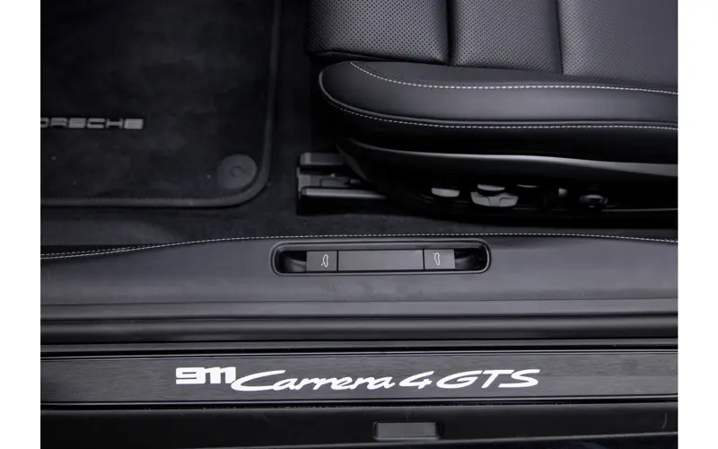 Porsche 911 Cabrio 3.6 T-Hybrid Carrera 4 GTS - 122236