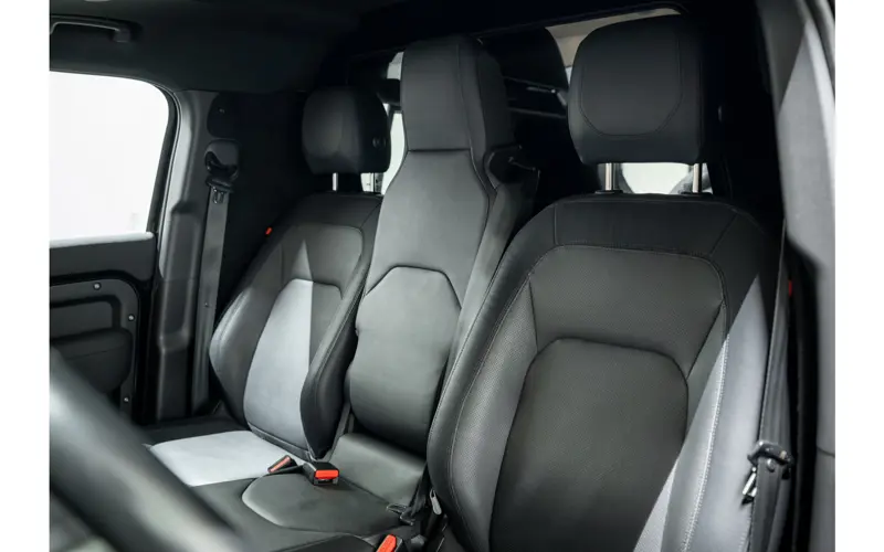 Land Rover Defender 3.0 D200 110 MHEV X-Dynamic S - 131172