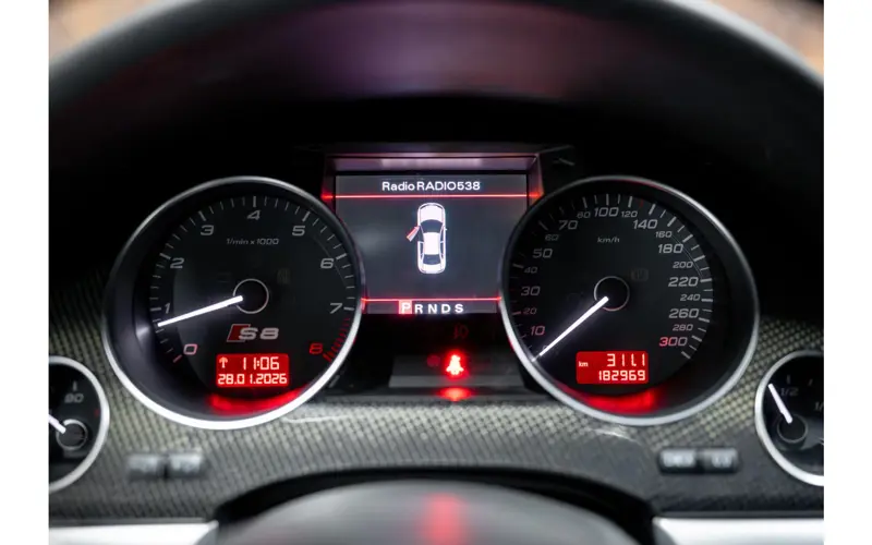 Audi A8 5.2 S8 quattro - 142807
