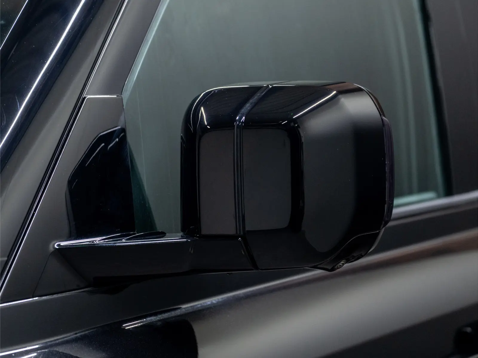 Land Rover Defender 110 2.0 P300e 110 X-Dynamic HSE - 137631