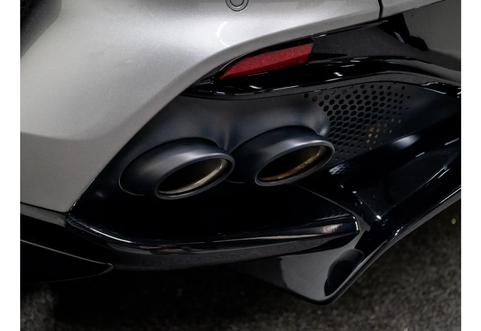 Aston Martin Dbx 4.0 V8 707 - 147284