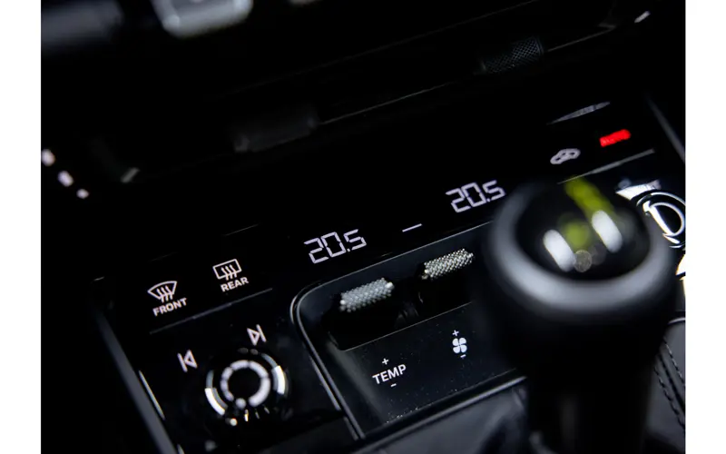 Porsche 911 4.0 GT3 Touring - 117494