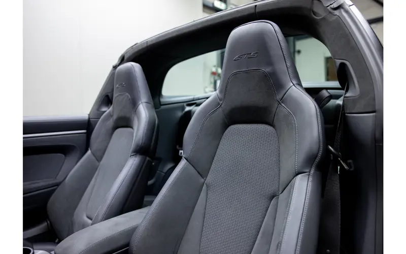 Porsche 911 3.6 T-Hybrid Targa 4 GTS - 121611