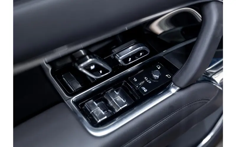 Land Rover Range Rover 3.0 P550e Autobiography PHEV - 142567
