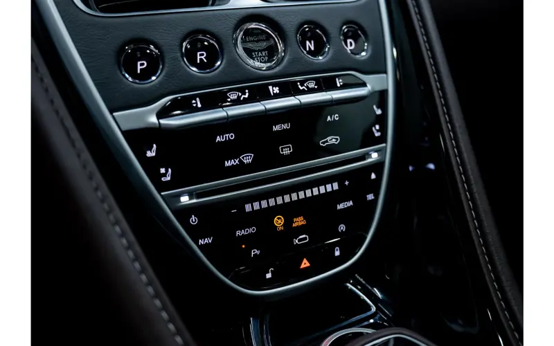 Aston Martin DB11 4.0 V8 - 147210