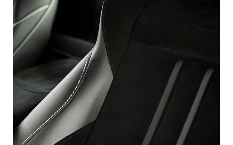 Aston Martin Vantage 4.0 V8 - 114508