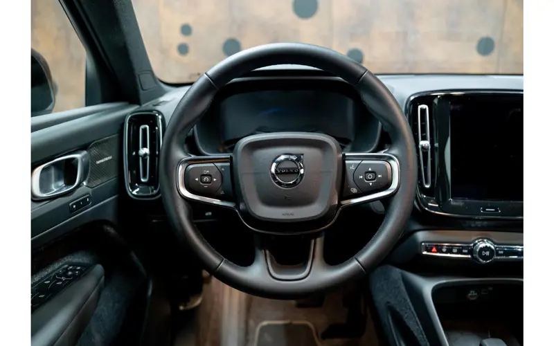 Volvo EX40 Single Motor Ext. Range Plus Bl. Ed. Europa 82 kWh - 175048