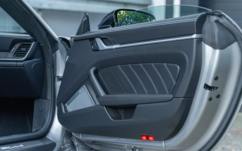 Porsche 911 Cabrio 3.8 Turbo S - 137573