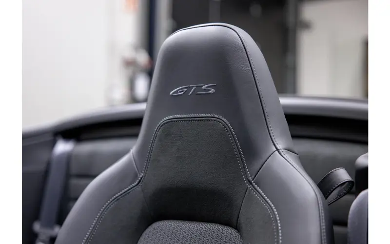 Porsche 911 Cabrio 3.6 T-Hybrid Carrera 4 GTS - 143181
