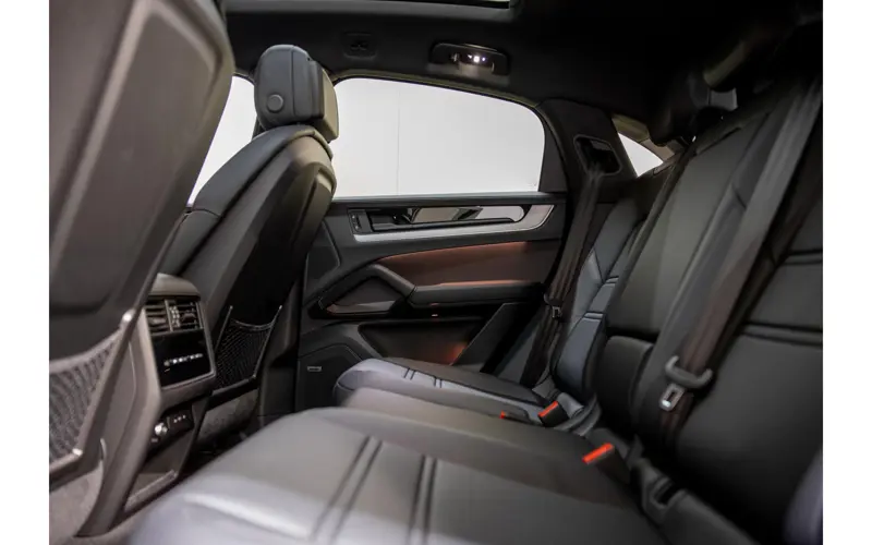 Porsche Cayenne Coupé 3.0 E-Hybrid Black Edition - 144052